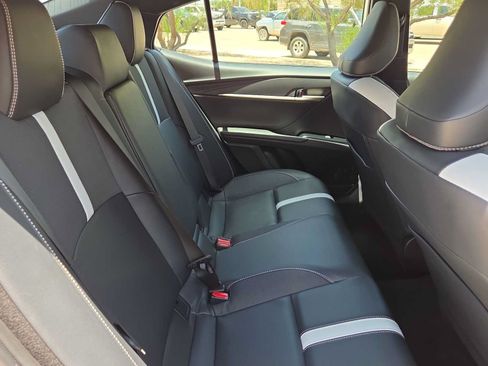 Used 2025 Toyota Camry SE FWD image 17