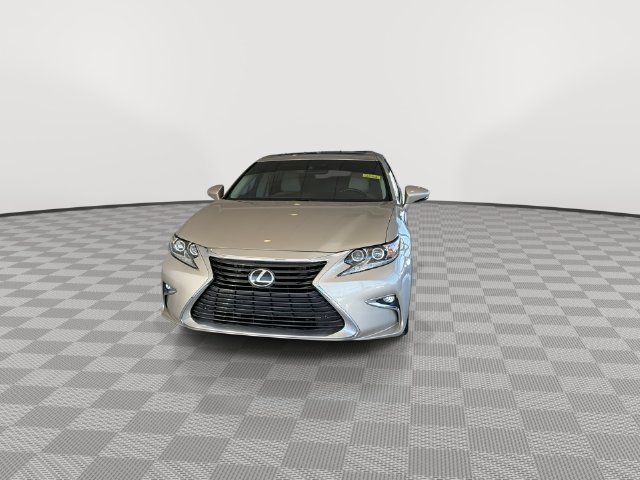 Used 2016 Lexus ES 350 w/ Luxury Package w/Wood Trim FWD image 4