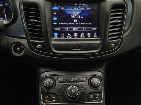 Used 2015 Chrysler 200 S image 25