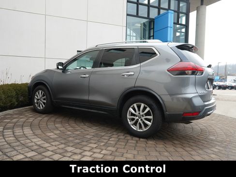 Used 2019 Nissan Rogue SV image 13