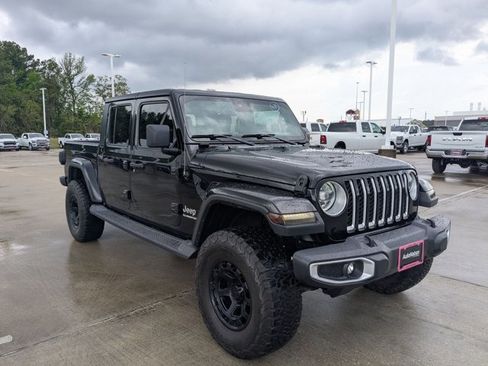 Used 2020 Jeep Gladiator Overland image 3