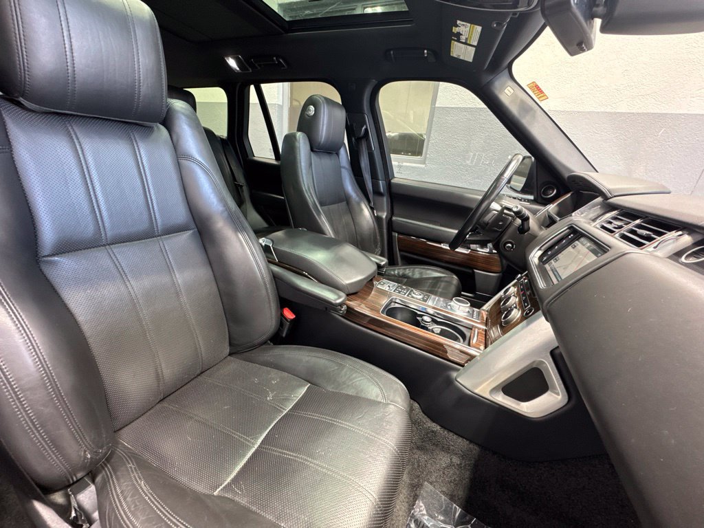 Used 2015 Land Rover Range Rover Supercharged AWD/4WD image 36