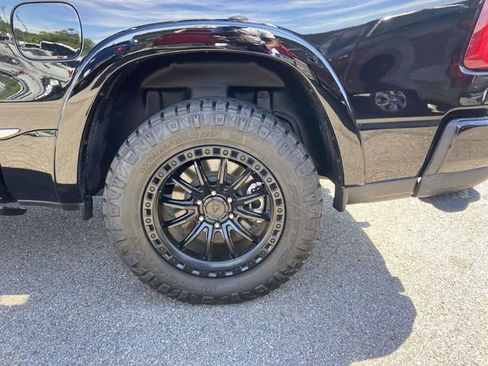Used 2025 RAM 1500 Limited AWD/4WD image 8