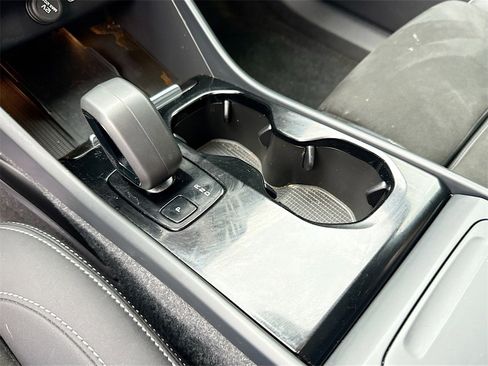 Used 2023 Volvo XC40 Recharge Plus image 18