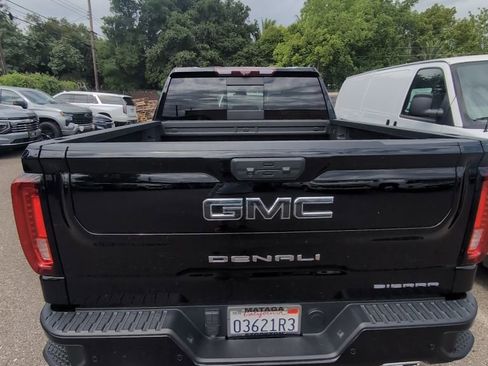 Used 2023 GMC Sierra 1500 Denali Ultimate image 5