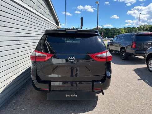 Used 2020 Toyota Sienna L FWD image 14