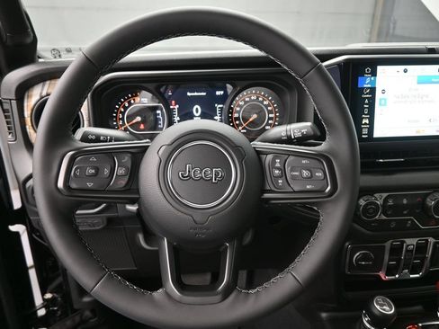 New 2026 Jeep Gladiator Sport AWD/4WD image 2