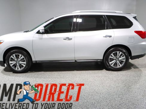 Used 2019 Nissan Pathfinder SV FWD image 10