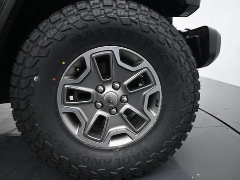 Used 2021 Jeep Gladiator Overland AWD/4WD image 11