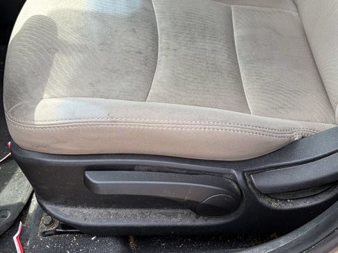Used 2015 Hyundai Elantra SE FWD image 7