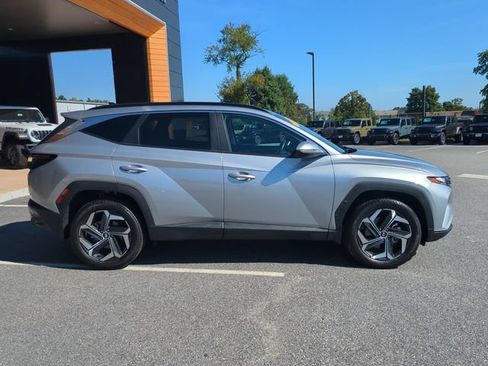 Used 2024 Hyundai Tucson SEL w/ Convenience Package AWD/4WD image 3