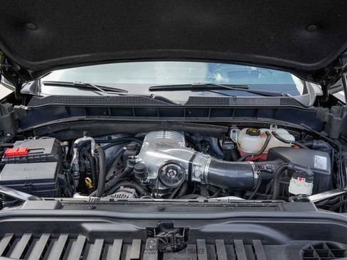 Used 2019 Chevrolet Silverado 1500 High Country w/ Technology Package AWD/4WD image 15