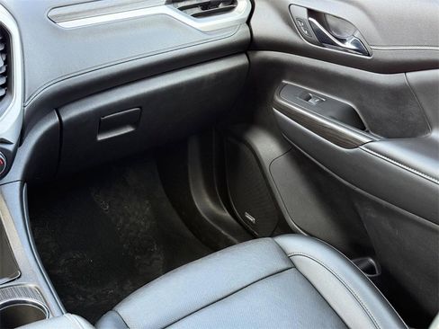 Used 2023 GMC Acadia SLT image 14