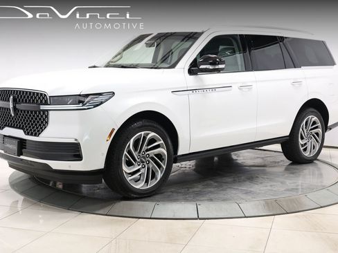 Used 2025 Lincoln Navigator Reserve AWD/4WD image 1