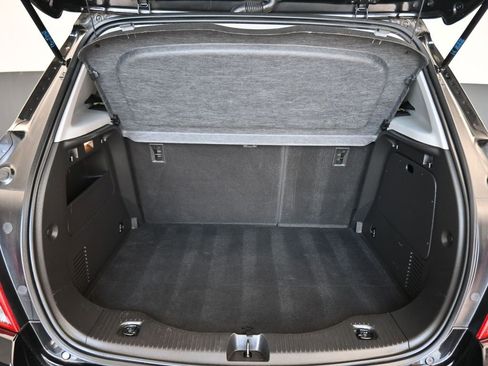 Used 2020 Chevrolet Trax LT w/ LT Convenience Package image 41