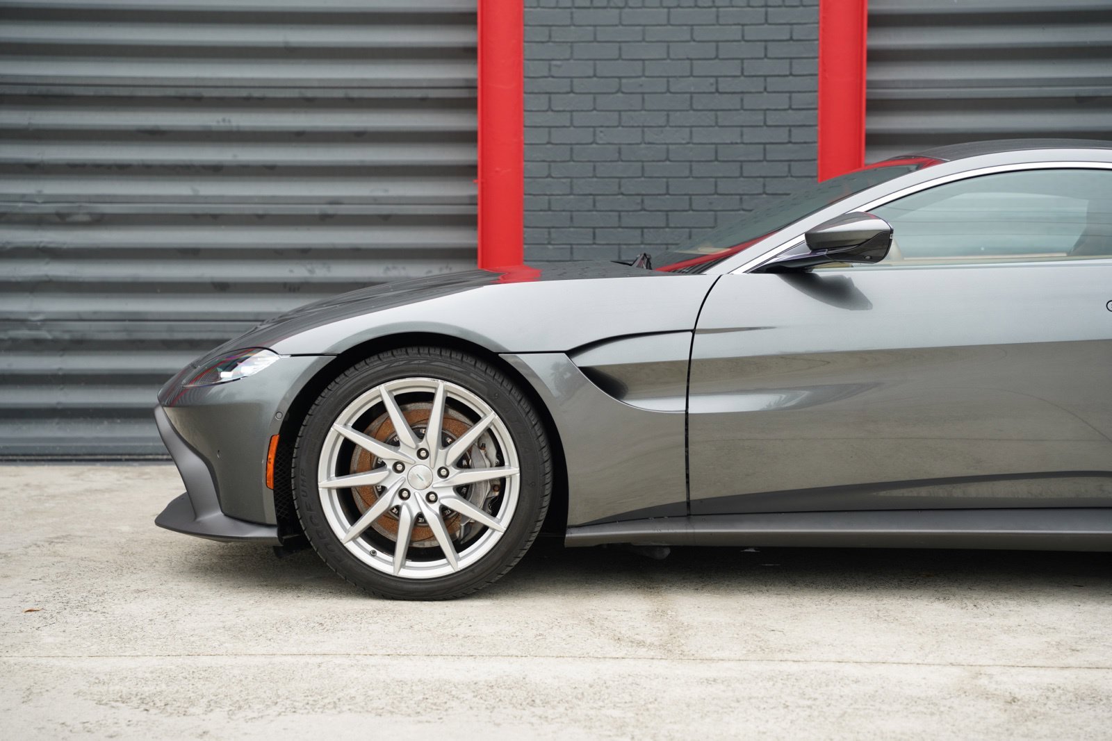 Used 2020 Aston Martin V8 Vantage Coupe RWD image 9