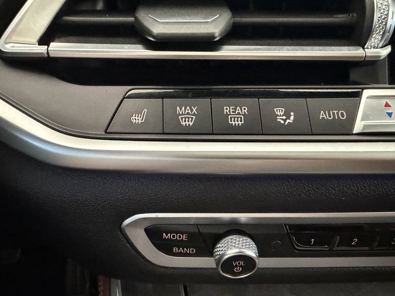 Used 2019 BMW X5 xDrive40i w/ M Sport Package AWD/4WD image 33