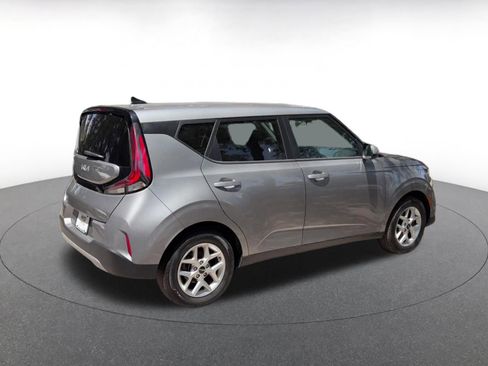 Used 2025 Kia Soul LX w/ LX Technology Package FWD image 15