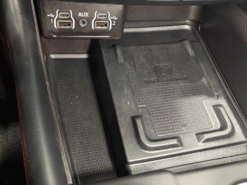 Used 2024 Dodge Durango R/T w/ Tow 'N Go Package AWD/4WD image 9