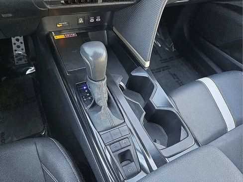 Used 2025 Toyota Camry SE image 31