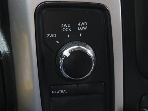 Used 2017 RAM 2500 Big Horn image 31