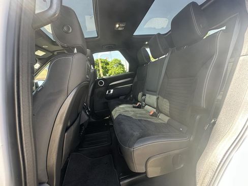 Used 2021 Land Rover Discovery S R-Dynamic AWD/4WD image 37