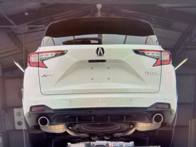 Used 2023 Acura RDX w/ Advance Package FWD image 11