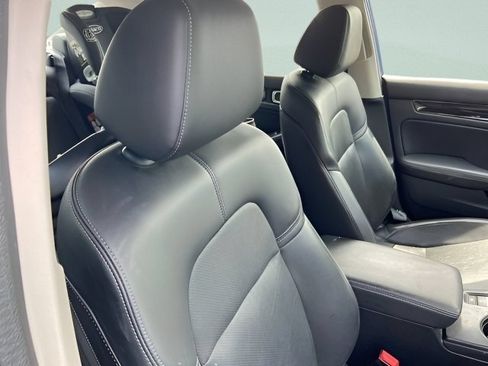 Used 2022 Honda Civic Touring image 8