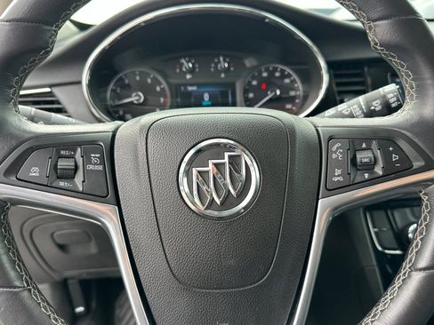 Used 2022 Buick Encore Preferred w/ Safety Package image 17