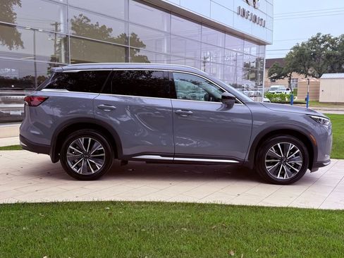 Certified 2026 INFINITI QX60 Luxe w/ Family Package AWD/4WD image 5