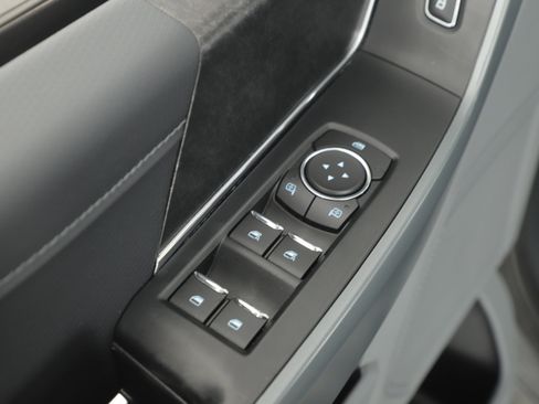 Certified 2022 Ford F150 XLT w/ Equipment Group 302A High image 10