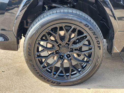 New 2025 Lexus LX 600 4WD w/ Luxury Package image 6