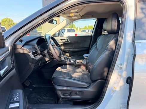 Used 2024 Mitsubishi Outlander SE AWD/4WD image 21