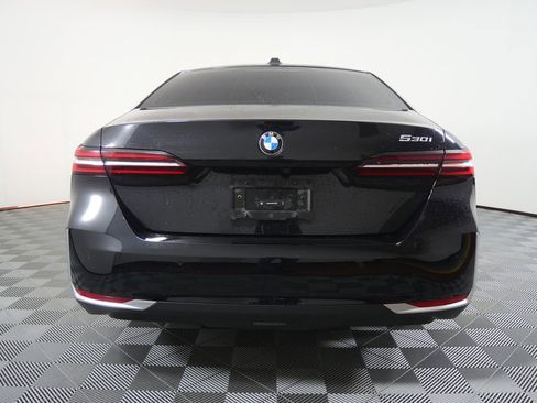 Certified 2024 BMW 530i w/ Convenience Package RWD image 4