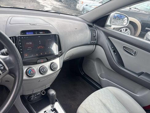Used 2010 Hyundai Elantra GLS FWD image 20