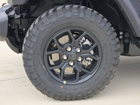 New 2026 Jeep Gladiator Sport image 10