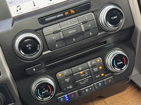 Used 2018 Ford F150 Limited w/ Trailer Tow Package image 31