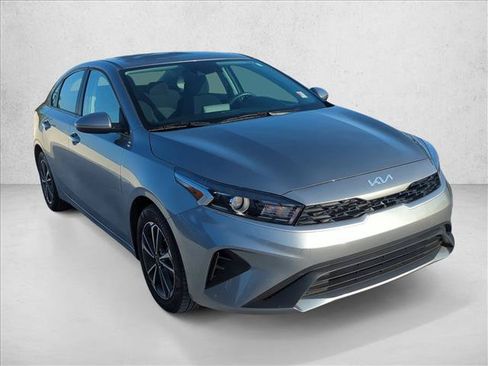 Used 2023 Kia Forte LXS FWD image 3