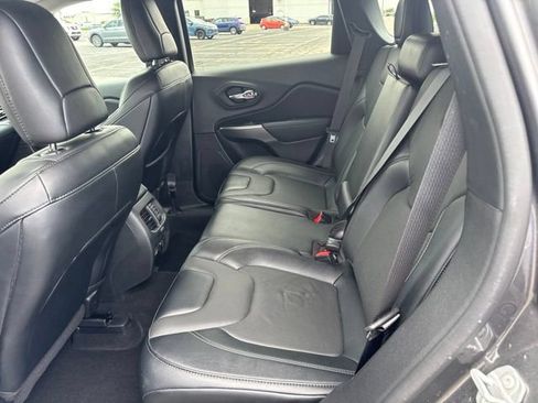 Used 2022 Jeep Cherokee Latitude Lux FWD image 11