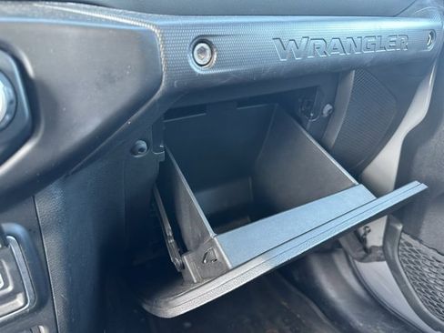 Used 2021 Jeep Wrangler Unlimited Sport S image 38