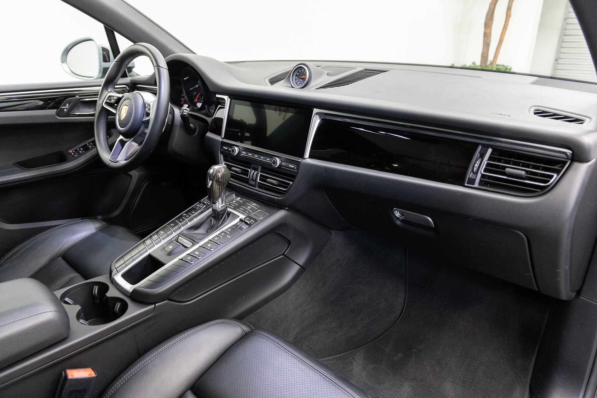 Used 2020 Porsche Macan AWD/4WD image 13