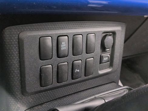 Used 2007 Toyota FJ Cruiser 4WD image 28