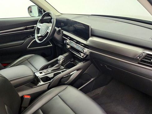 Used 2025 Kia Telluride S FWD image 27