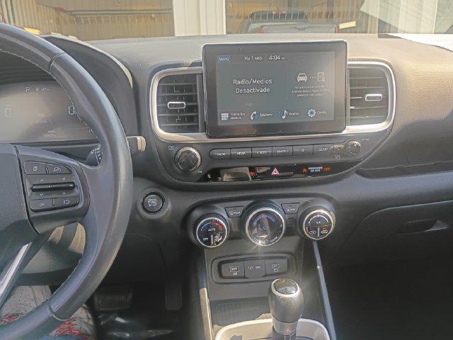 Used 2025 Hyundai Venue SEL FWD image 18