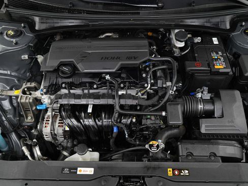 Used 2025 Hyundai Elantra SEL FWD image 29