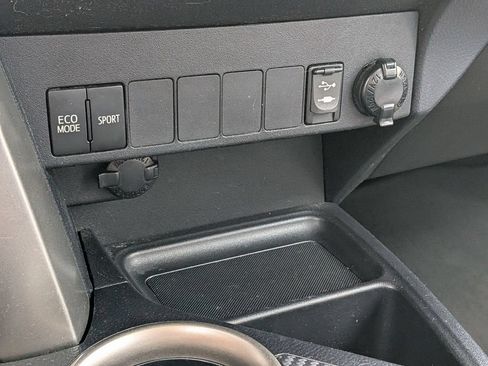 Used 2015 Toyota RAV4 LE AWD/4WD image 22