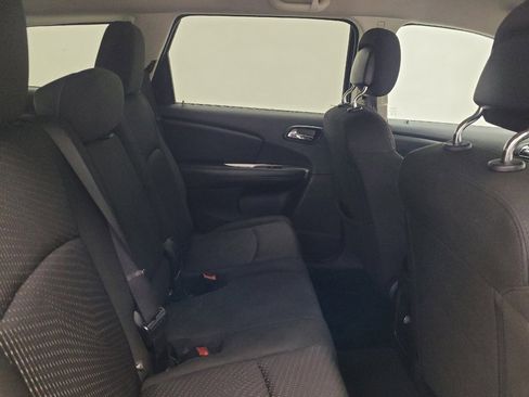 Used 2019 Dodge Journey SE image 19