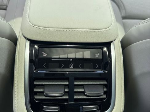 New 2026 Volvo XC90 B6 Ultra w/ Protection Package AWD/4WD image 9