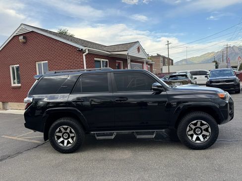 Used 2024 Toyota 4Runner TRD Off-Road Premium w/ Moonroof Package AWD/4WD image 4