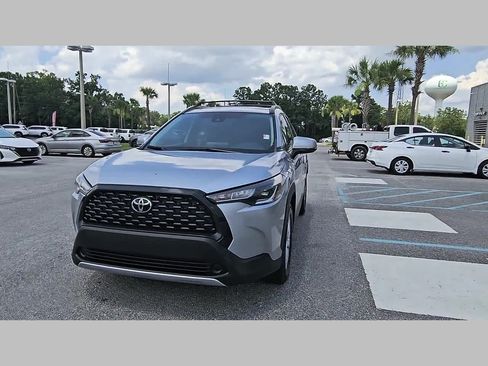 Used 2022 Toyota Corolla Cross LE w/ Moonroof Package FWD image 19